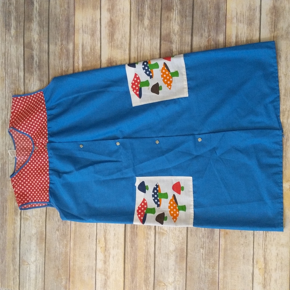 VTG Artistic Creation Red + Blue Apron w/Mushrooms